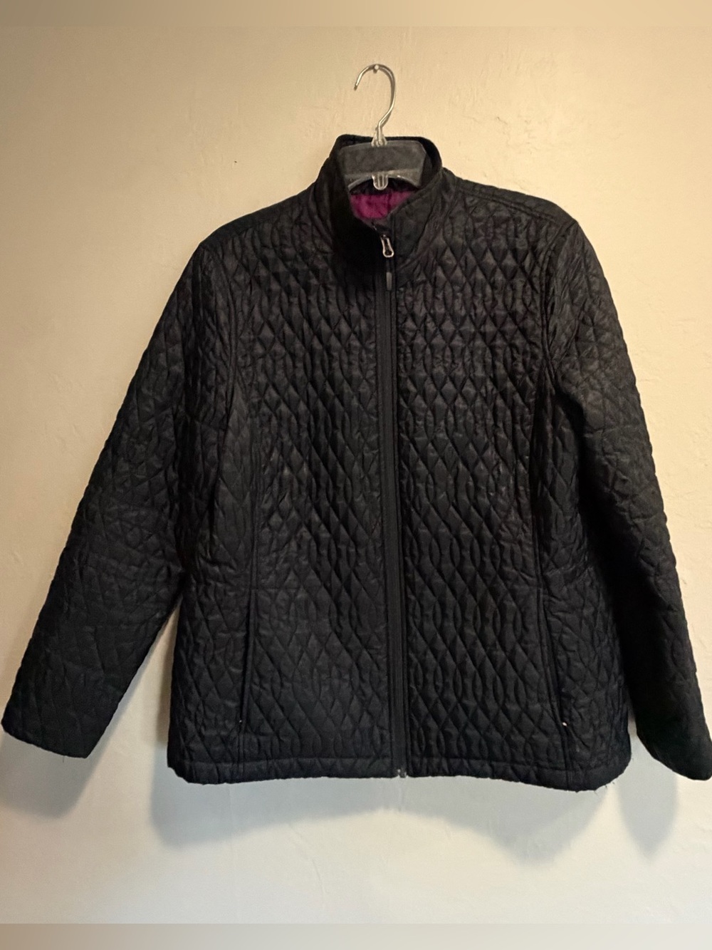 Women's Lands End quilted jacket, black, full zip, collared pockets. Size L